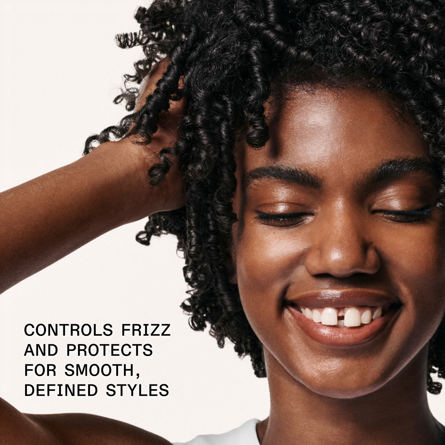 CONTROLS FRIZZ AND PROTECTS FOR SMOOTH, DEFINED STYLES