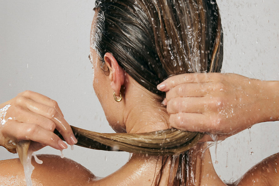 What Prestige Shampoo Reviews Tend to Criticise: Scent, Lather, Residue and Clean Feel